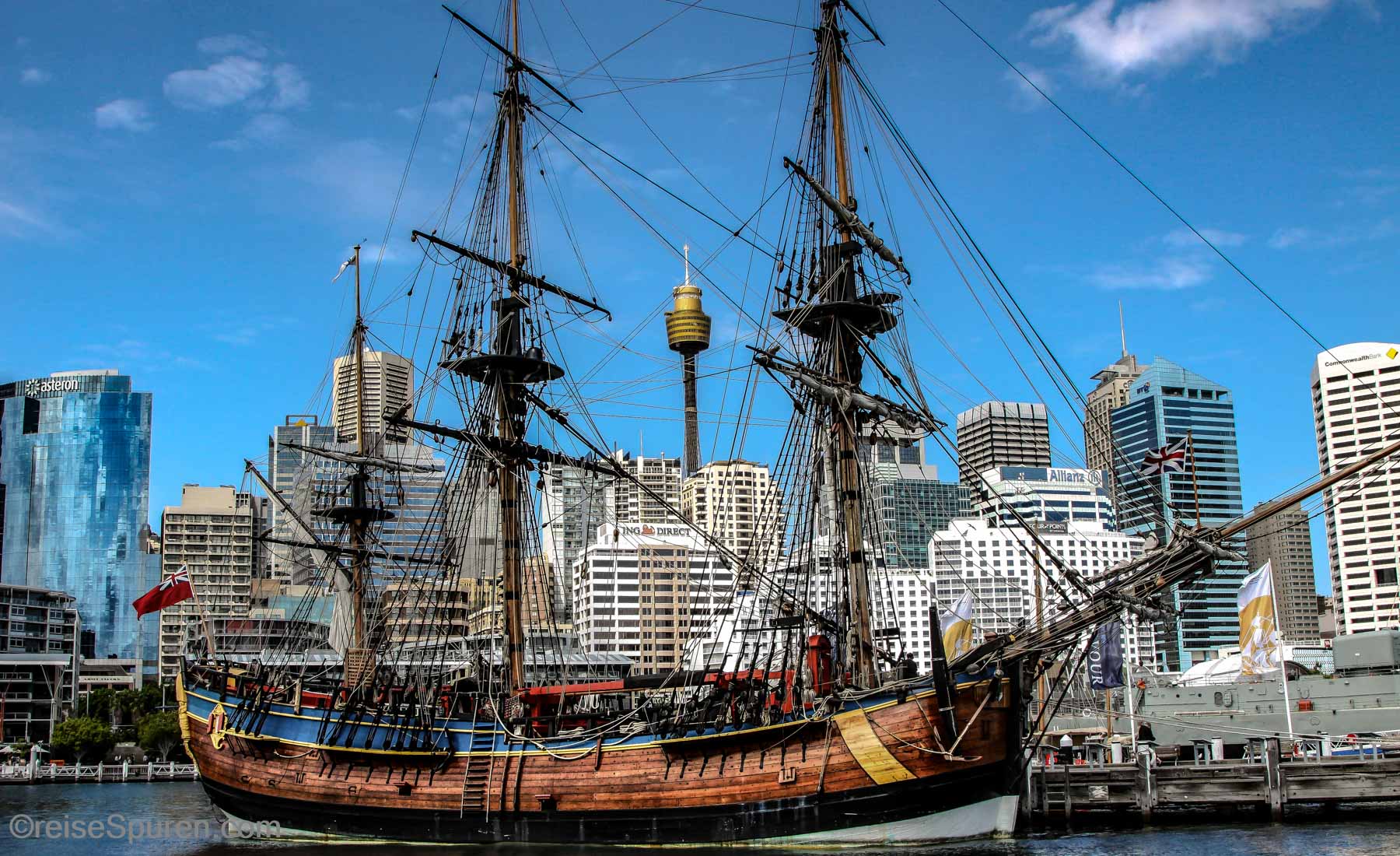 Darling Harbour mit der Endeavour